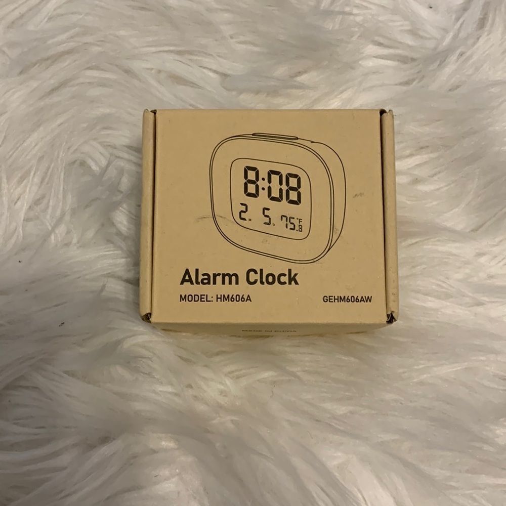 PICTEK ALARM CLOCK:  Digital Clock, alarm, snooze function